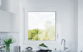 Fenêtre bicolore noire et blanche Optimo PVC, Style Classic